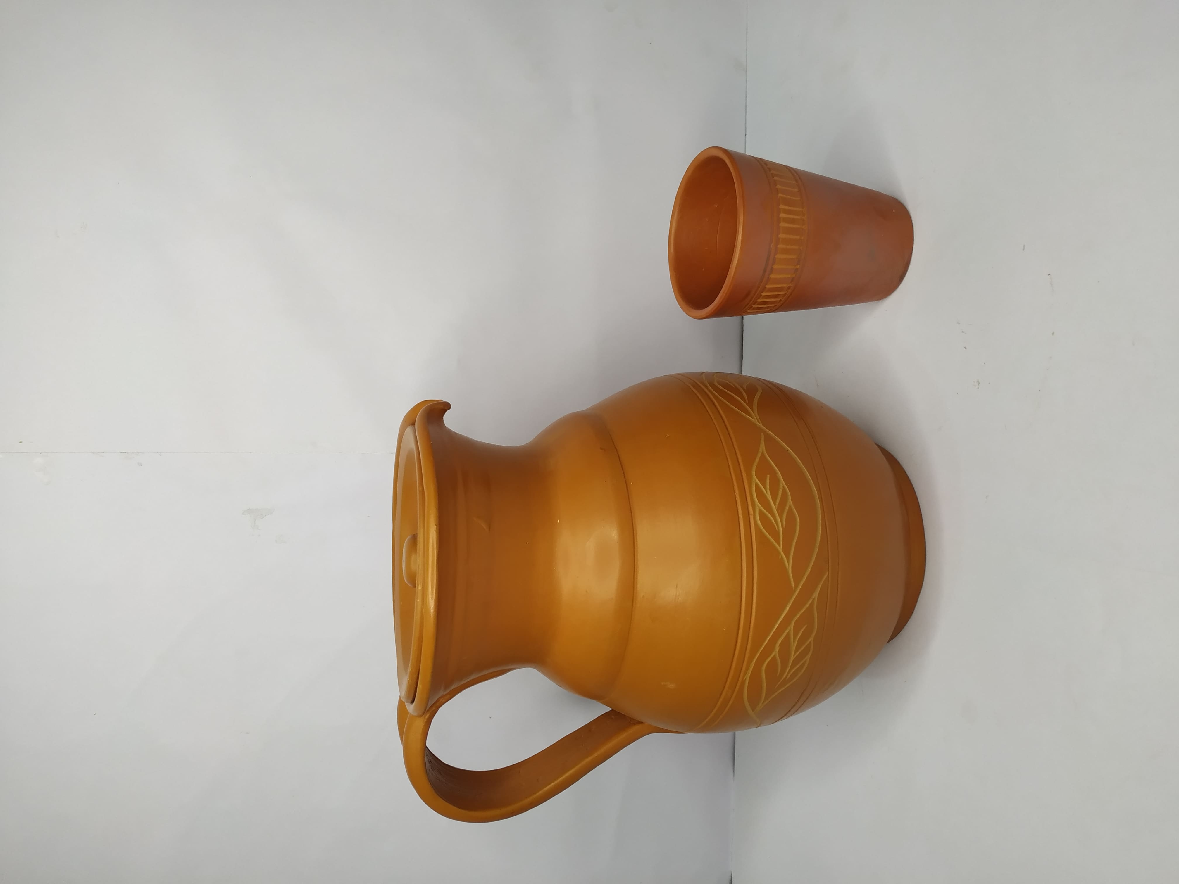 প্রিমিয়াম পাতা ডিজাইন ৩ লিটার মাটির জগ - Premium Leaf Design 3 Litre Clay Water Jug (সাথে ১টি গ্লাস ফ্রি)